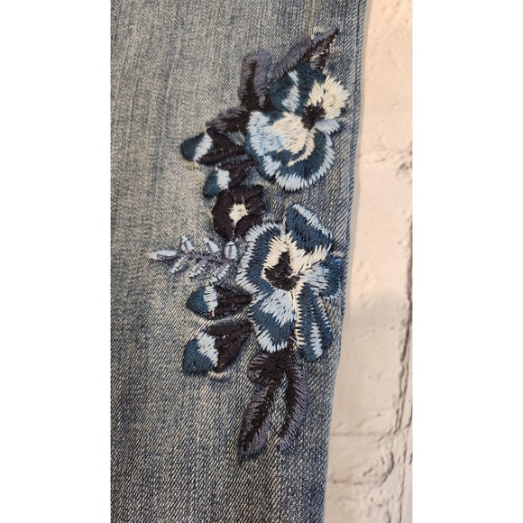 Girls Arizona Jeans Size 12.5 Plus  Flower Embroidered Skinny Jeans - Picture 1 of 8